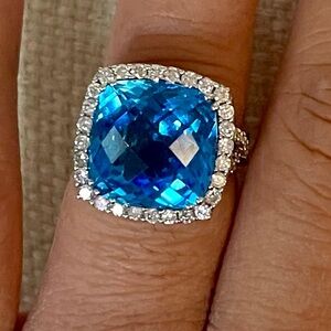 18k white gold blue topaz and diamond ring